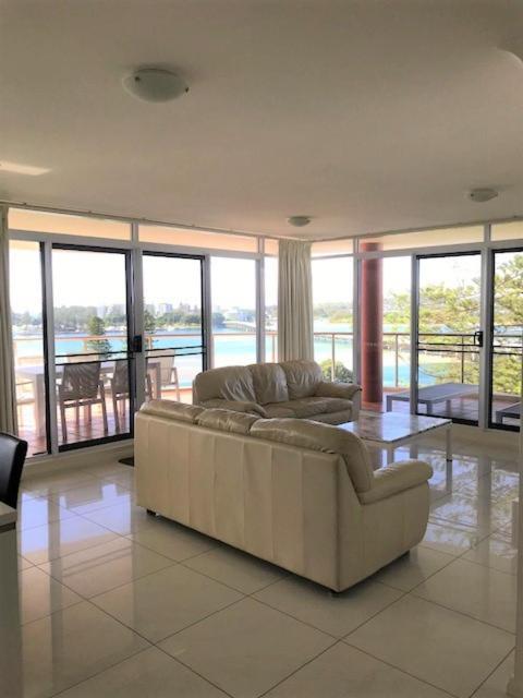 فورستر Sunrise Luxury Apartments المظهر الخارجي الصورة